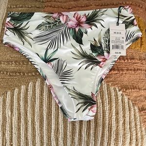 Shade & Shore // high waisted & extra cheeky // XS 💕 NWT // floral & palm tree